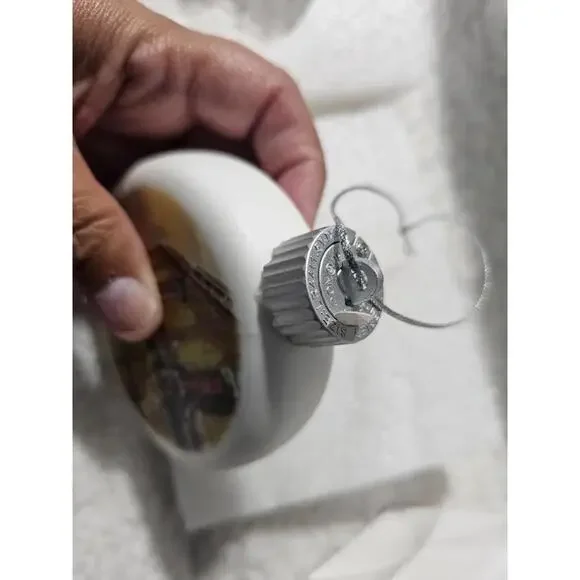 Brand New 2020 Thomas Kinkade Ornament A Christmas Wish 3.5" Round White Holiday - Picture 4 of 10